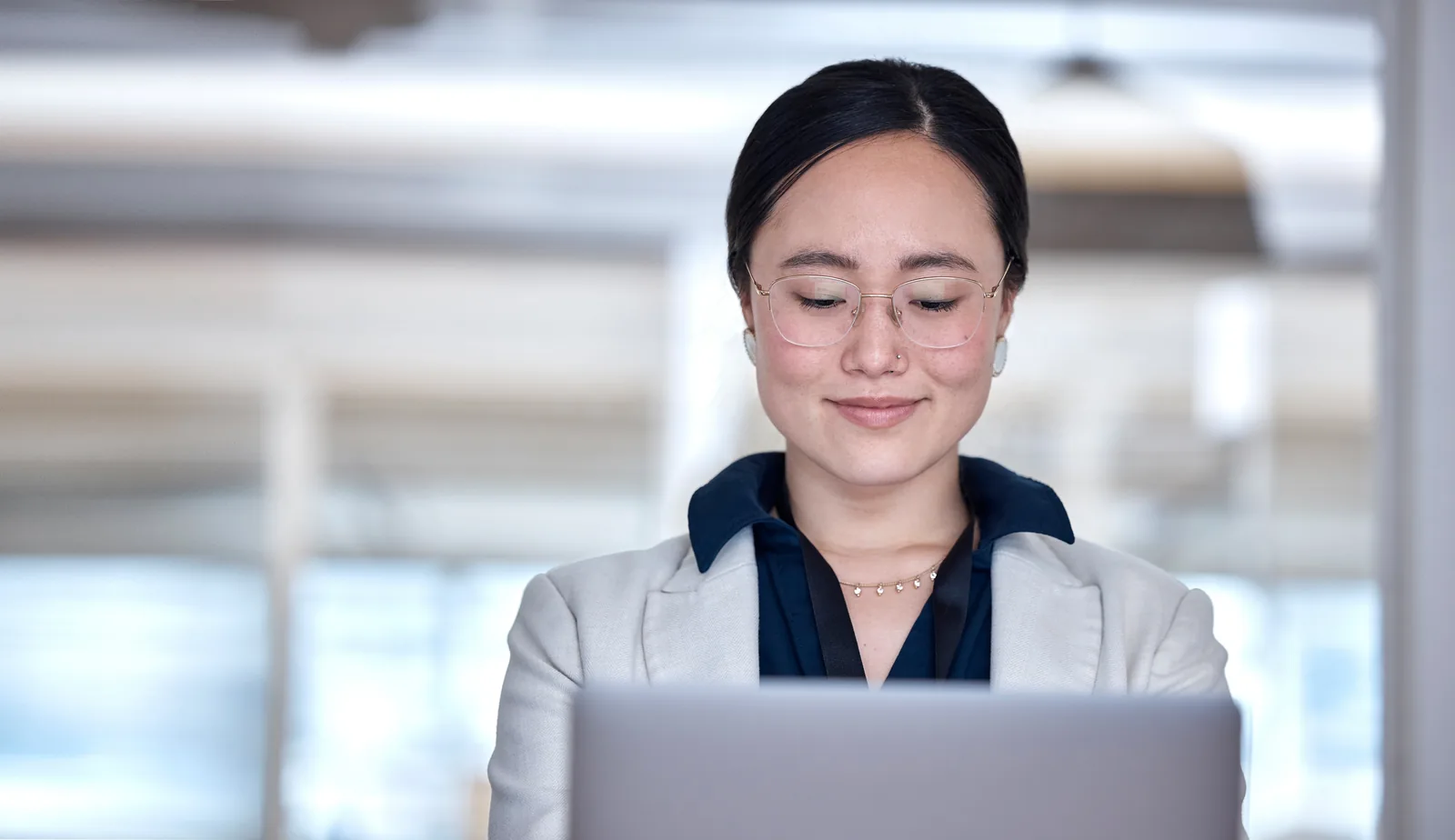 attorney reviewing structured data schema guide on laptop